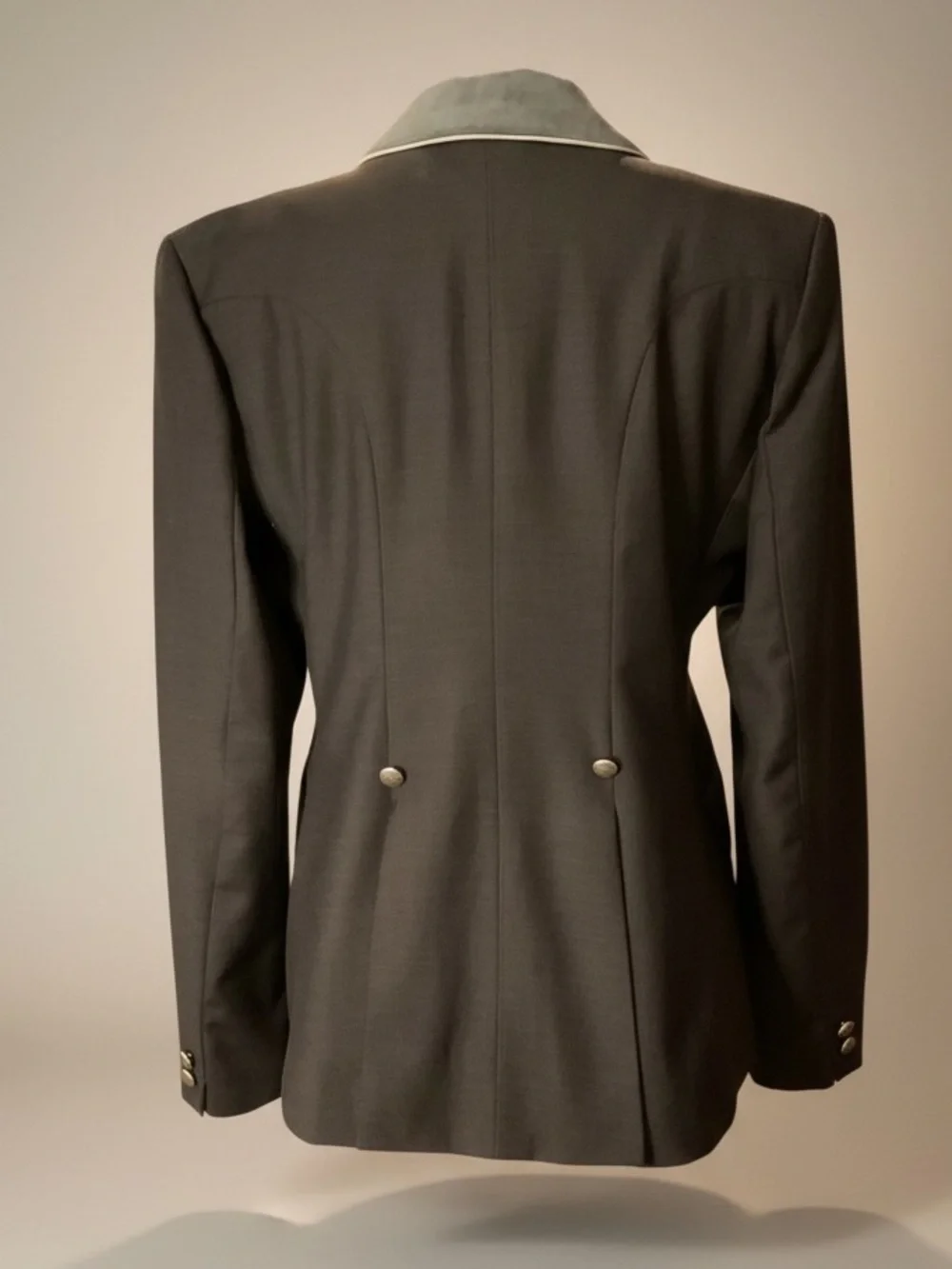 Equestrian Tailored Blazer with Velvet-Trim Collar Salzburg Buttons